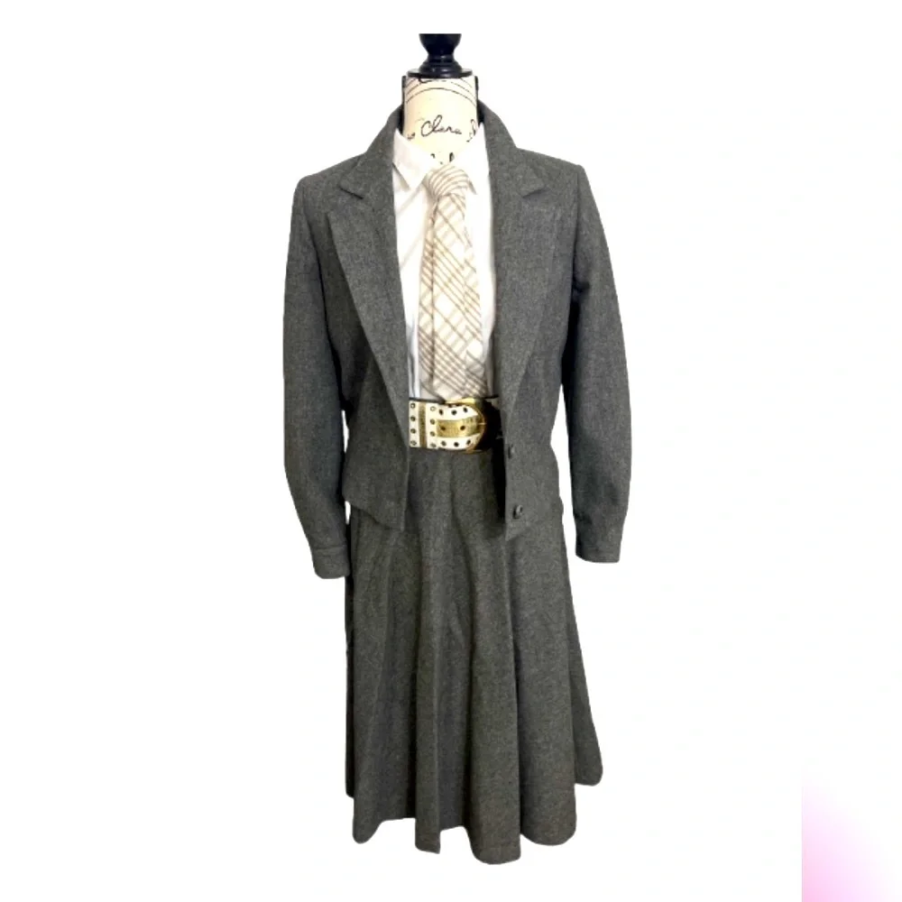 Jones New York Vintage‎ Chic Aline Skirt and Jacket Gray